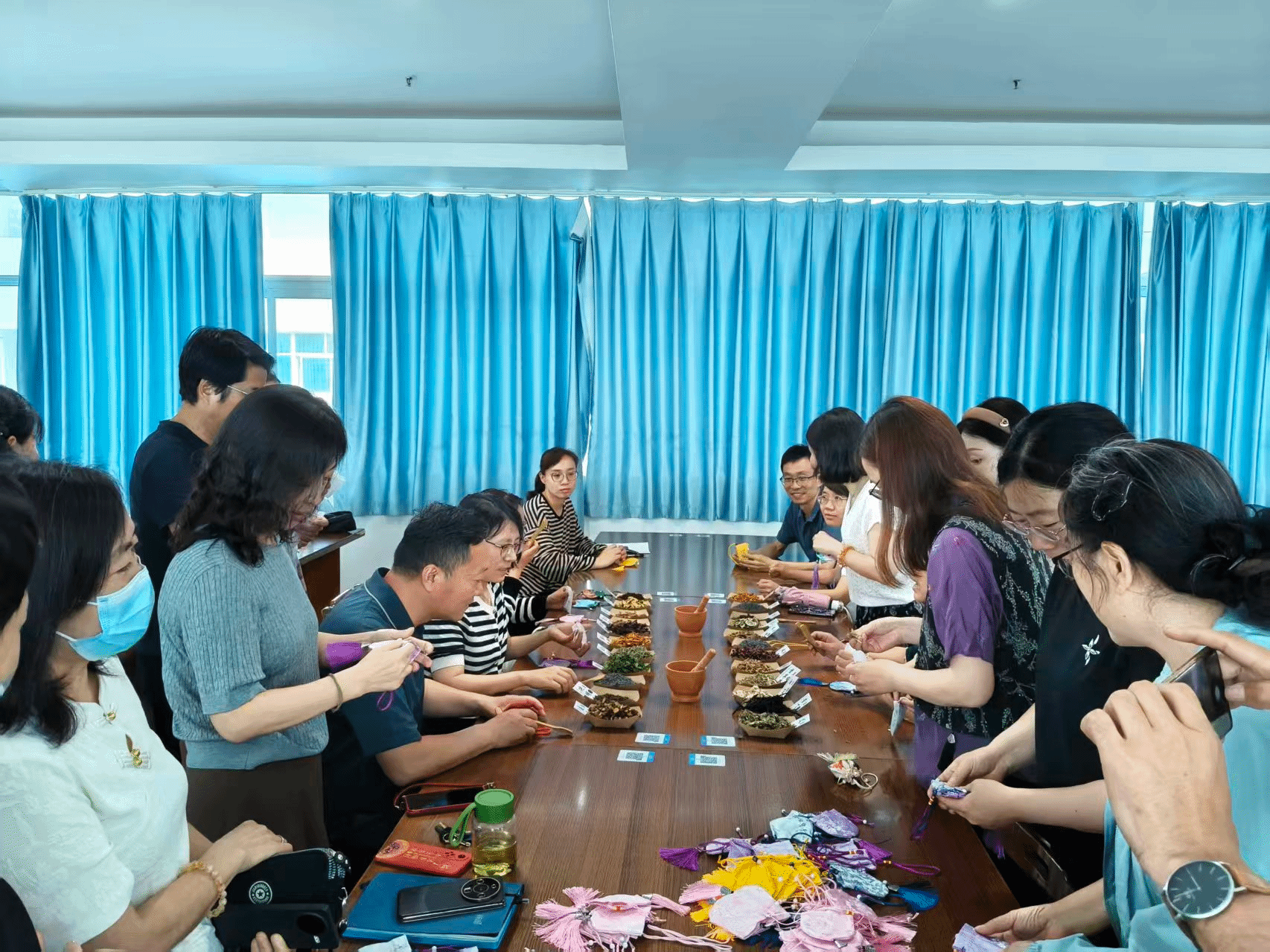 图书馆工会开展“忆屈子·守廉洁”主题教育活动